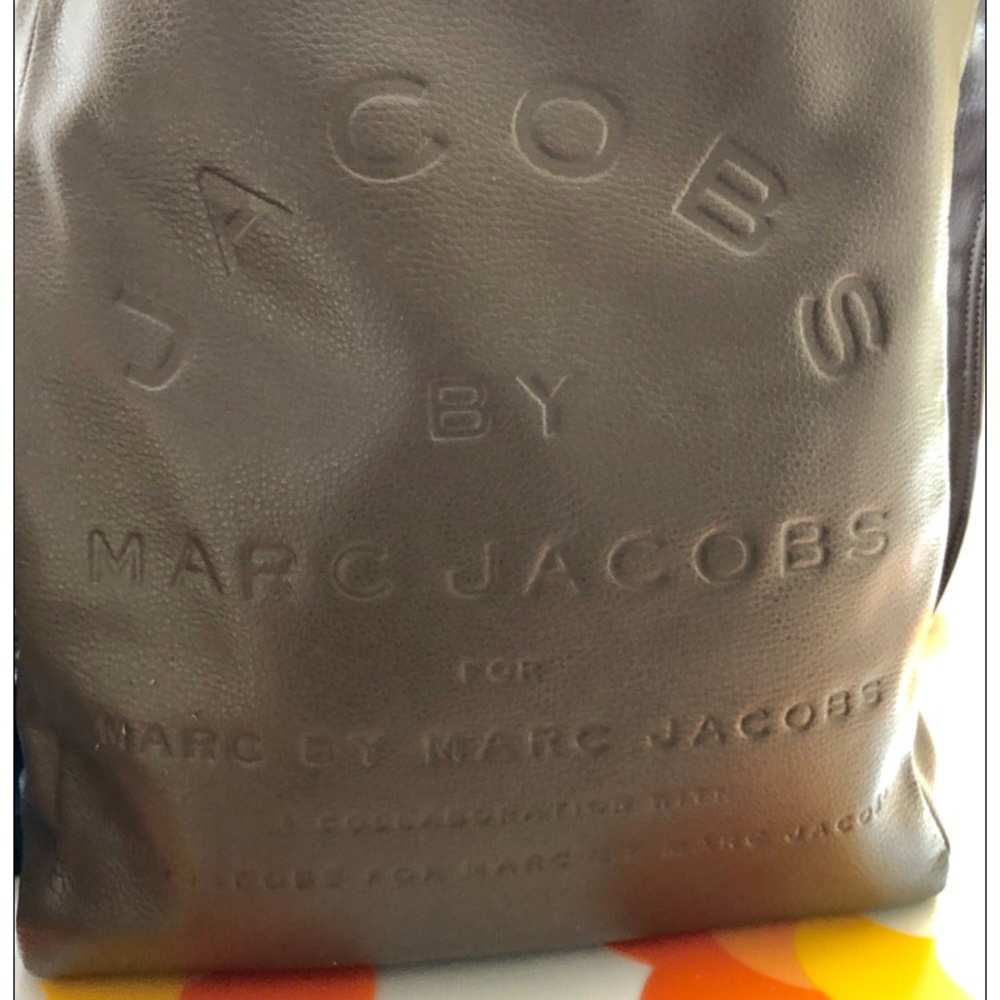 Marc Jacobs 100% Leather Shopper/CrossBody in EUC-PRICE 🏷️ CHG